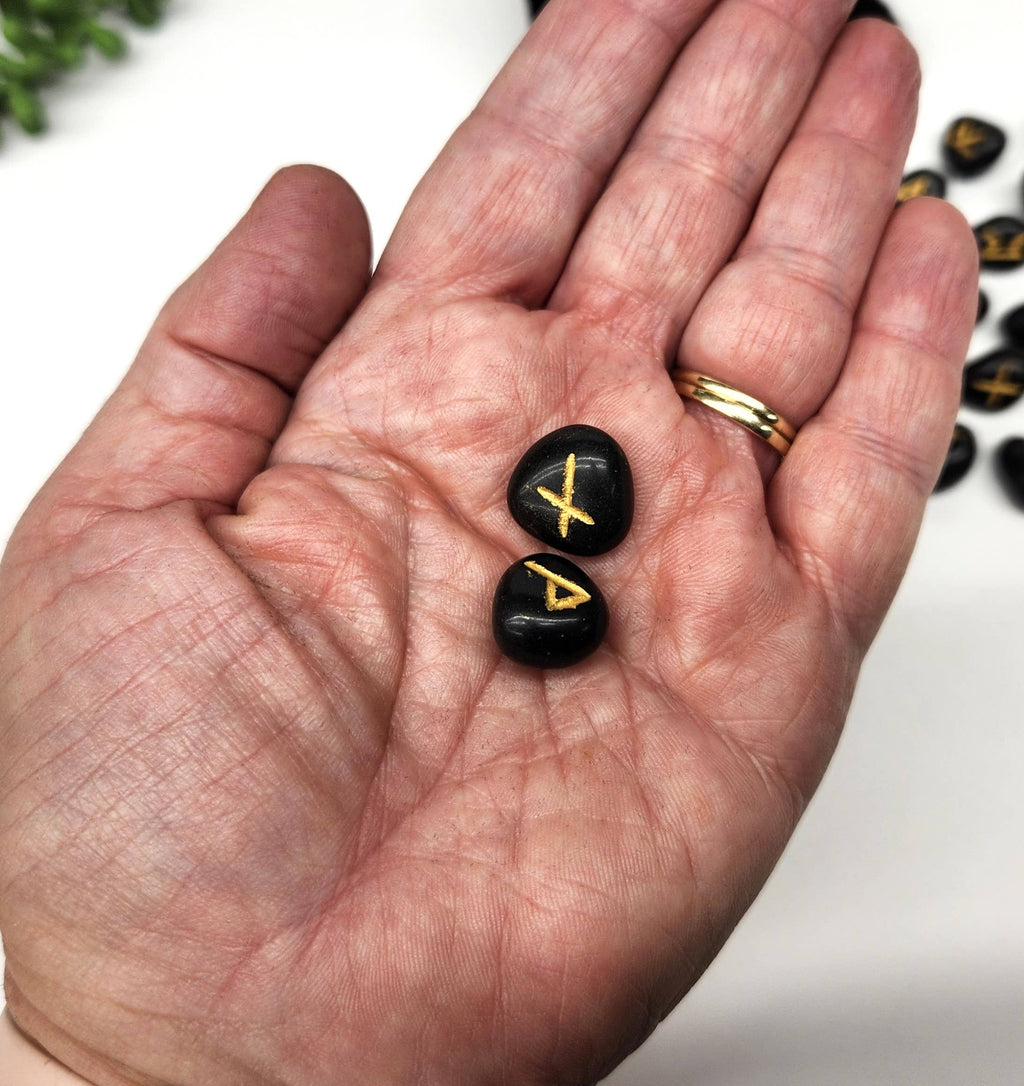 Black Agate Rune Sets with Velvet Pouch and Grid: Rune Sets with Velvet Pouch Only