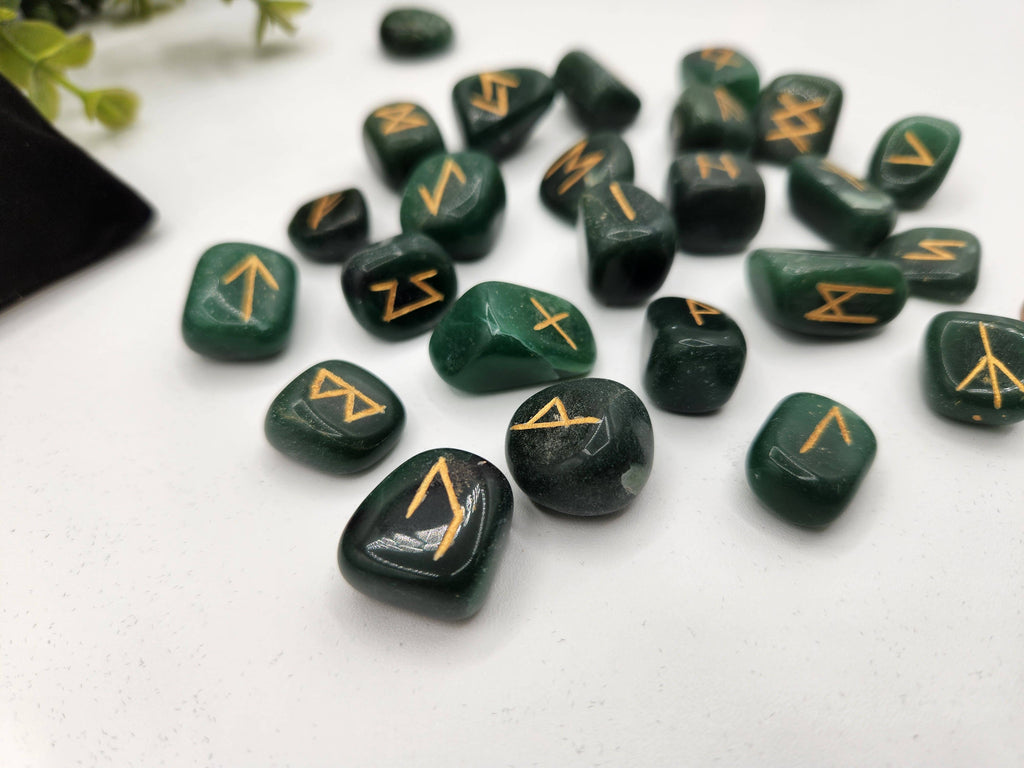 Jade Rune Sets with Velvet Pouch and Grid: Rune Sets with Velvet Pouch Only